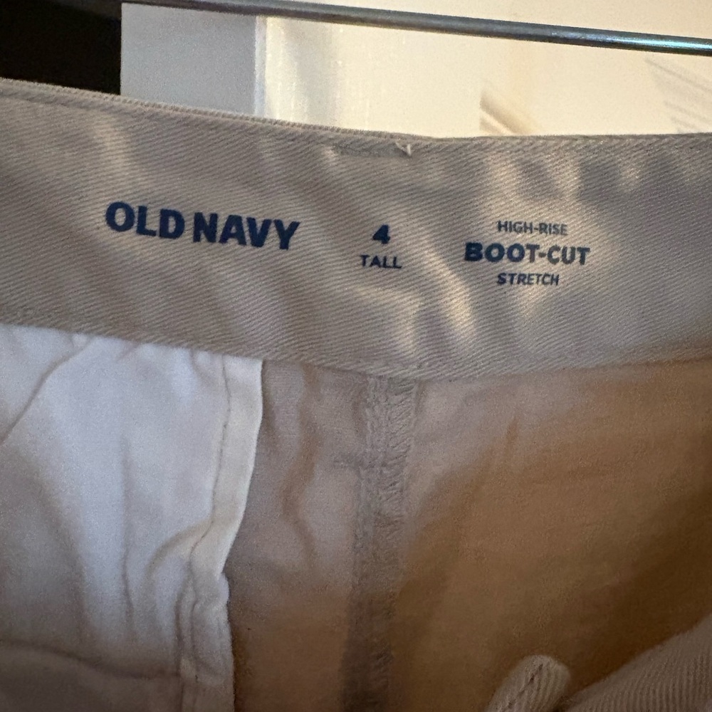 Old Navy woman’s Khaki Chinos - Picture 2 of 3